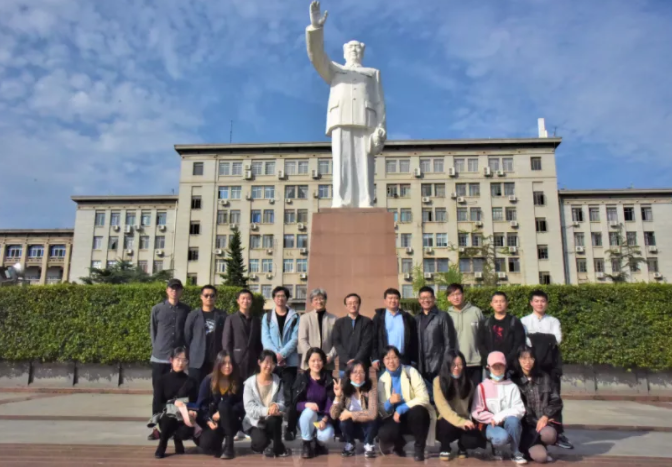 纵横天地应邀到华中科技大学进行专题讲座